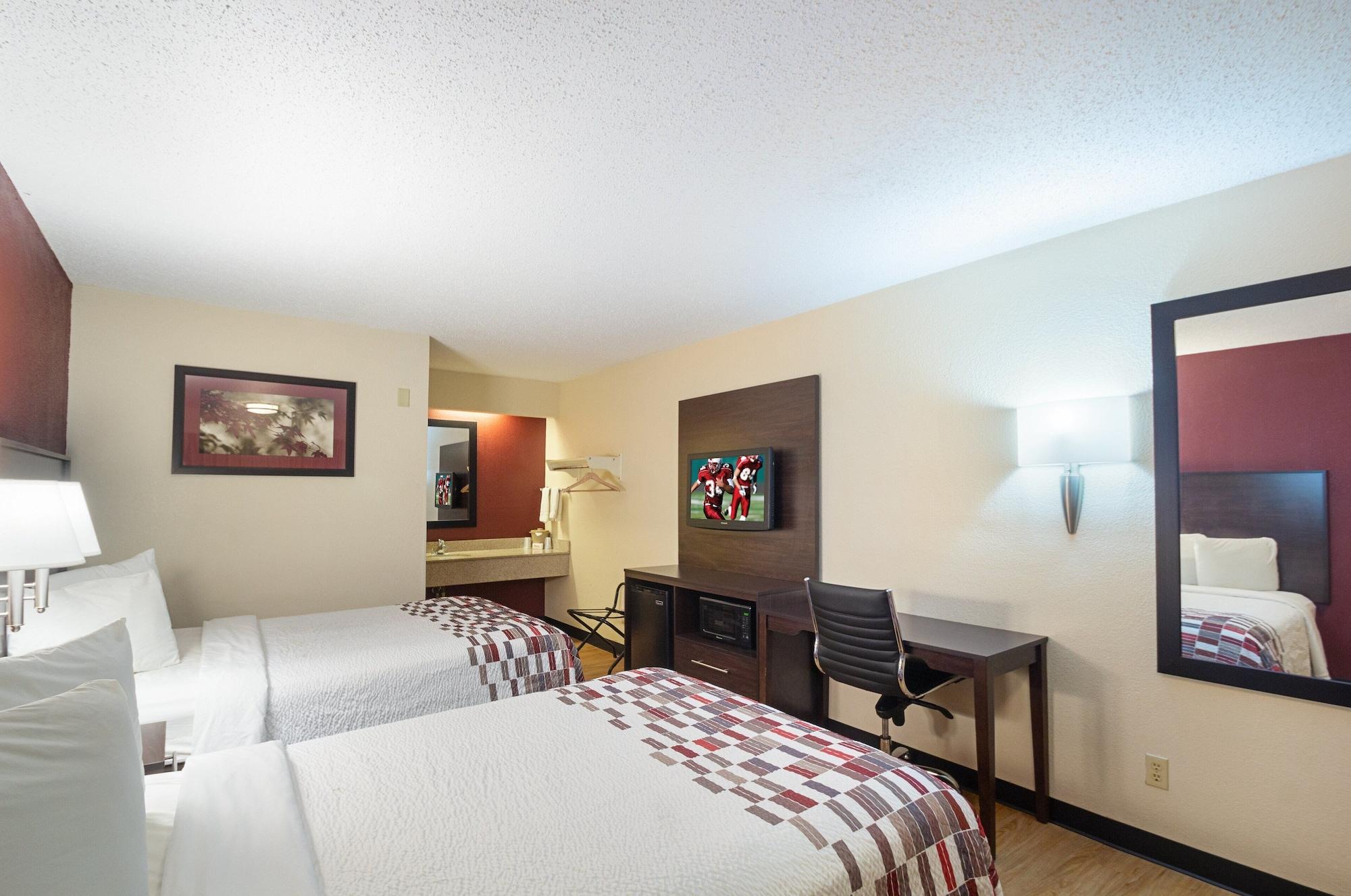 Red Roof Inn Cincinnati East - Beechmont Cherry Grove Exterior foto